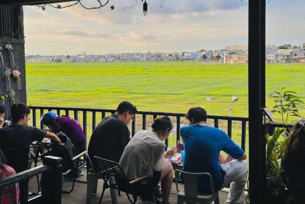 Phen's Coffee Gò Vấp quán cafe view ngắm máy bay đẹp